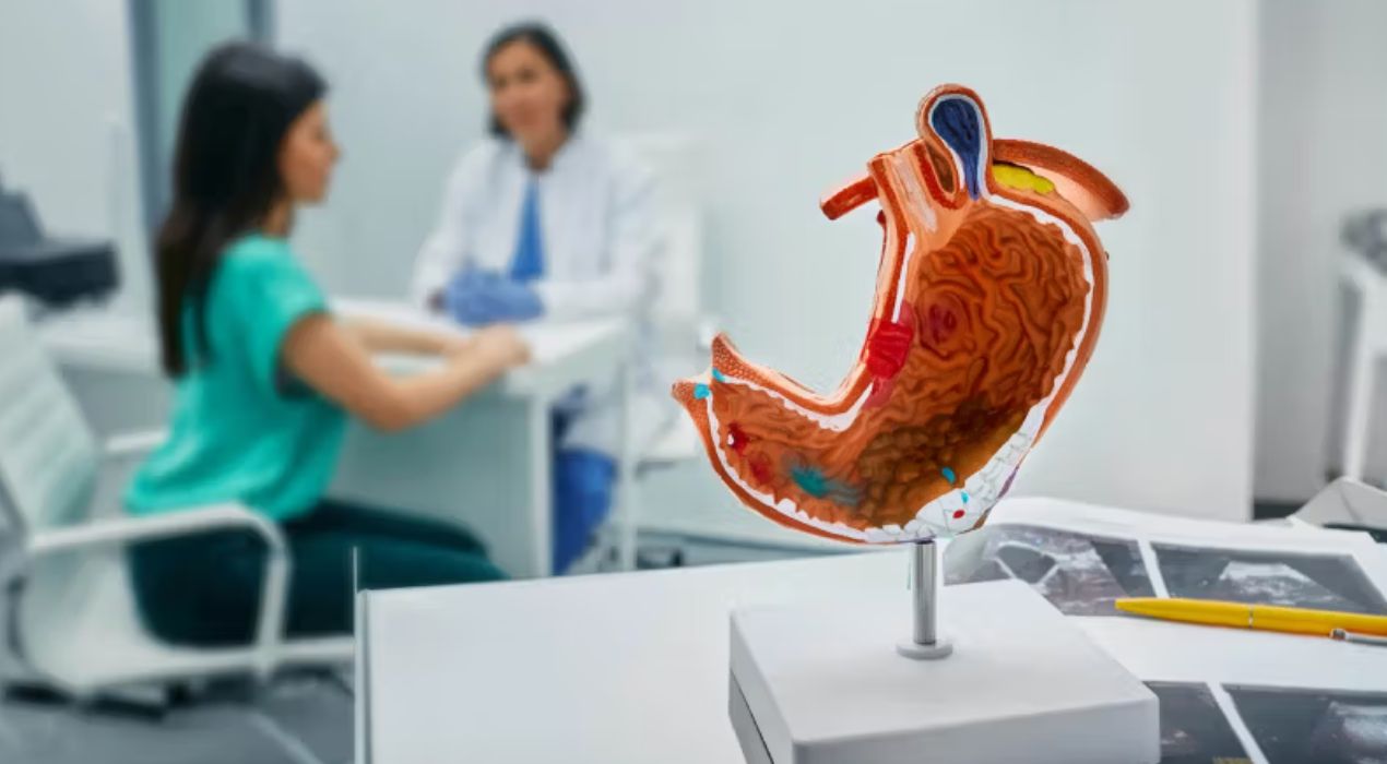 تشخيص سرطان المعدة 2025 | دليلك الكامل للأعراض والفحوصات