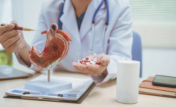 ما هو الفرق بين قرحة المعدة والتهاب المعدة؟