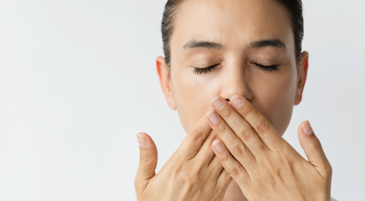 كل ما تريد معرفتة عن اسباب رائحة الفم الكريهة وطرق علاجها