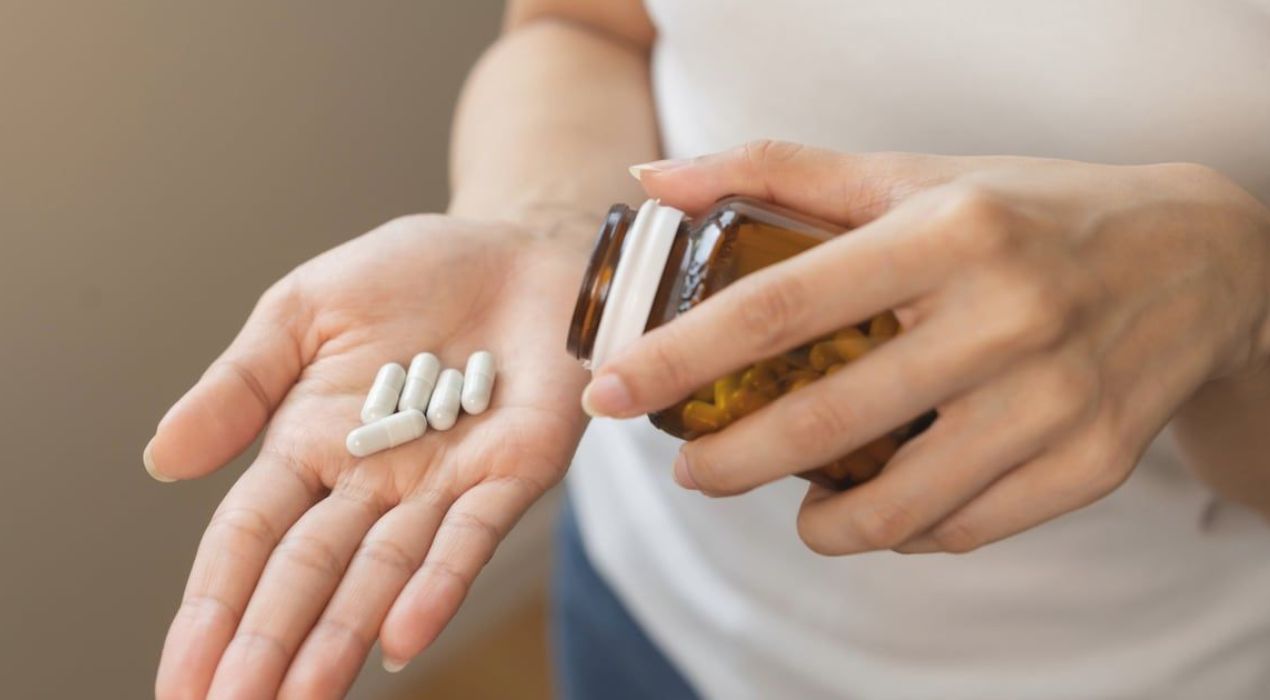 علاج عسر الهضم نهائيا 2026: دليلك لأفضل طرق العلاج